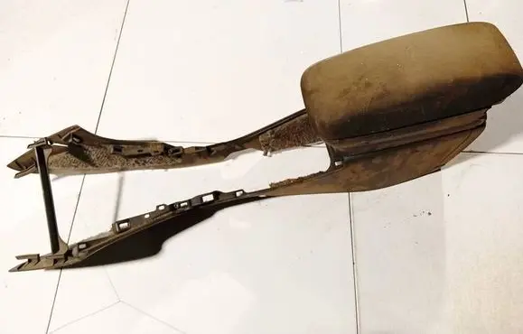 Toyota Avensis T250 Center console 