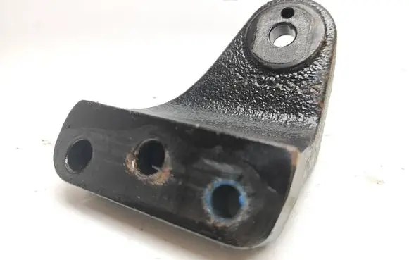 Hyundai i30 Engine mounting bracket
