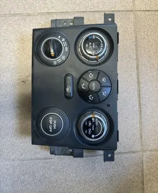 Suzuki Grand Vitara II Climate control unit 3951064J0 CJB502A007AZ 39510S3JH3AA1