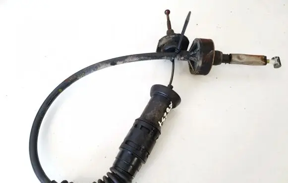 Volkswagen Golf III Clutch cable 