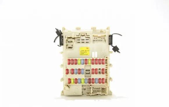 Nissan Primera Fuse module 24350