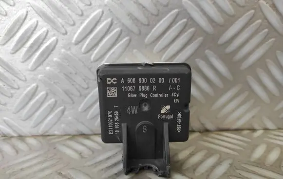 Renault Megane IV Glow plug pre-heat relay 110679886R