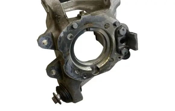 Rear wheel hub spindle/knuckle