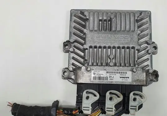 Volvo C70 Engine control unit/module 31211071AA