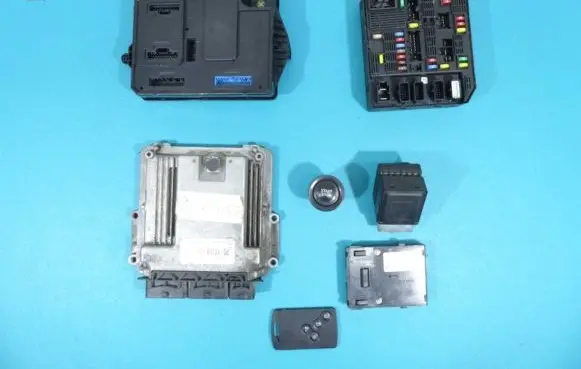 Renault Scenic III - Grand scenic III Engine control unit/module ECU 0281018132 IMPRK888683