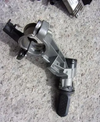 Fiat Grande Punto Ignition lock 51813197