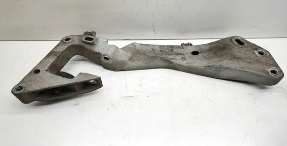 BMW X1 E84 Front differential bracket 6769281 22316769281
