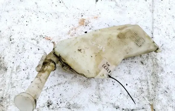 Peugeot 206 Windshield washer fluid reservoir/tank 9628747480