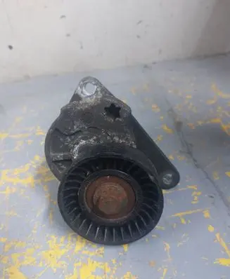 Volvo S60 Alternator belt tensioner