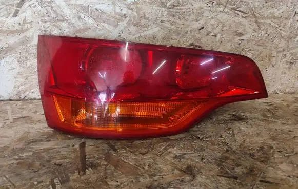 Audi Q7 4L Rear/tail lights 027330132