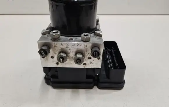 Volvo XC70 ABS Pump 31329139 10092604103 10061935511