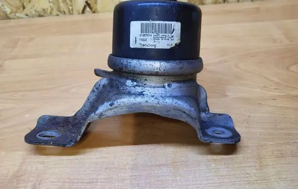 Volvo XC60 Engine mount bracket 31257674 6G926F012B