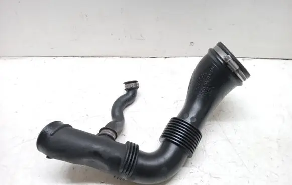 Ford Focus Air intake hose/pipe 4M51-9A673-AD