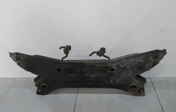 Suzuki Swift I Front subframe 