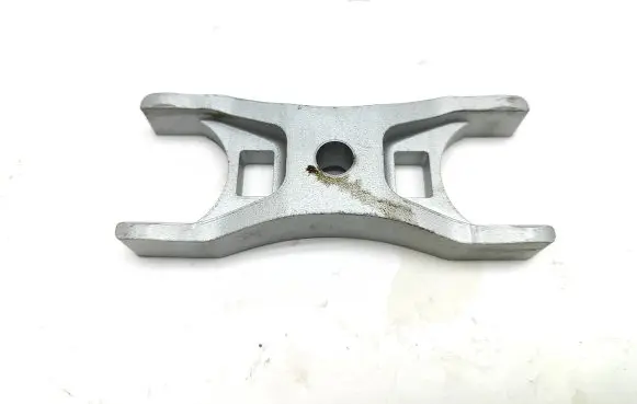 Audi Q3 8U Fuel Injector clamp holder 04l216