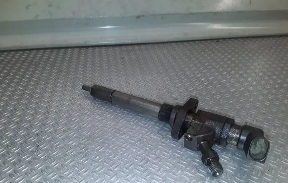 Citroen C5 Fuel injector 9657144580
