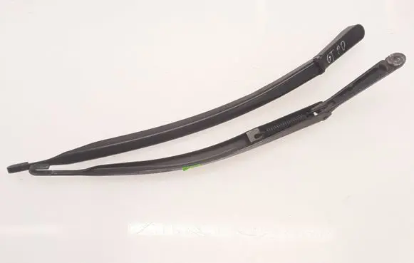 Windshield/front glass wiper blade