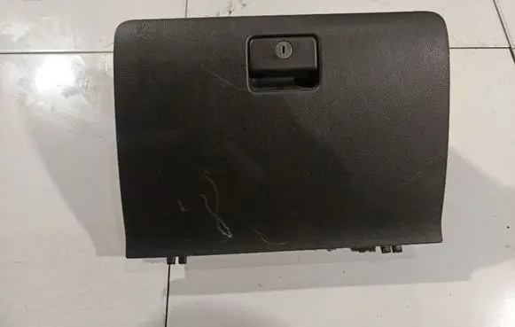 Toyota Corolla Verso AR10 Glove box 