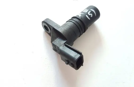 Mercedes-Benz A W176 Crankshaft position sensor 8200885209 237315X20A 2375000Q0L