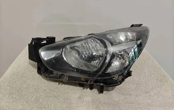 Mazda 2 Headlight/headlamp DB5J51040 DB5J 51040