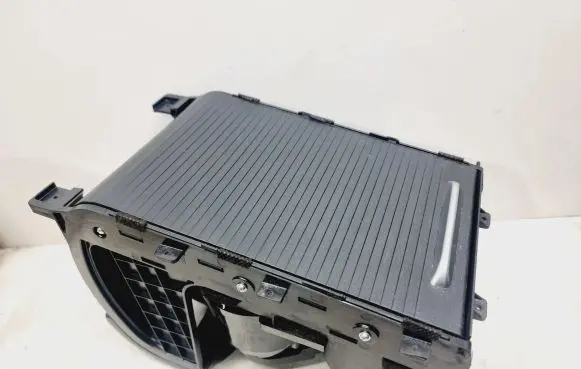 Cup holder front