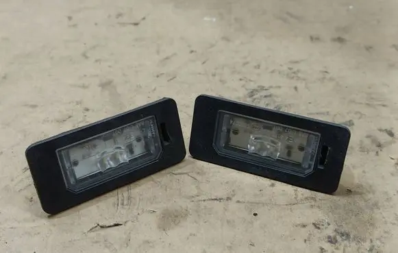 BMW 4 F32 F33 Number plate light 7193293