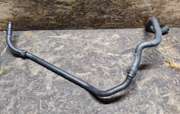 Mercedes-Benz E AMG W211 Engine coolant pipe/hose A2115000372
