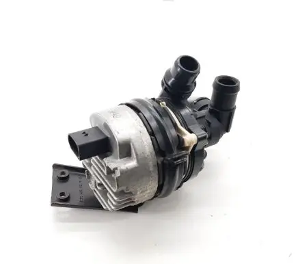 Mercedes-Benz A W177 Water pump A0009056102 A2C39973900