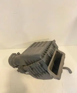 Volkswagen PASSAT B8 Air filter box 5Q0129607AA 5Q0129601AC