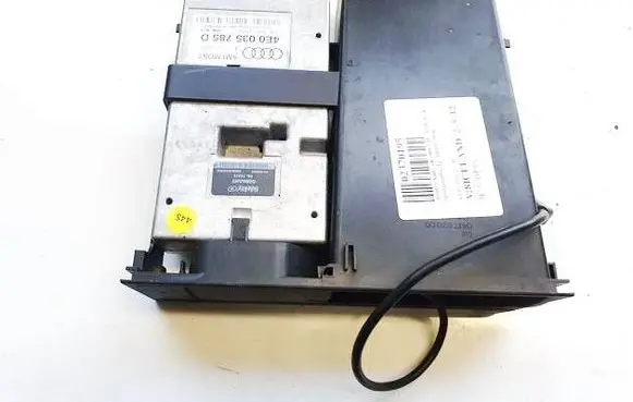 Audi A4 S4 B8 8K USB socket connector 4e0035785d v830023002