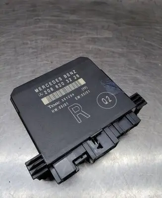 Mercedes-Benz CLK A208 C208 Door control unit/module 2088203226