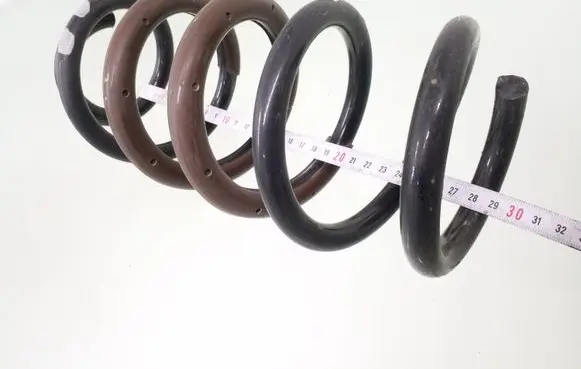 Toyota RAV 4 (XA40) Rear coil spring