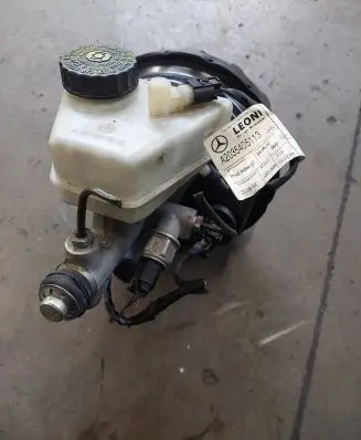 Mercedes-Benz C W204 Brake booster A0054304730 03784920014