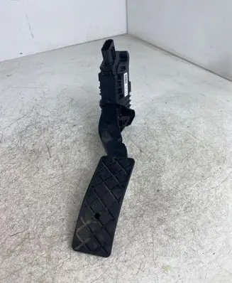 Volkswagen Golf VII Accelerator throttle pedal 5Q1723503H 6PV01062111