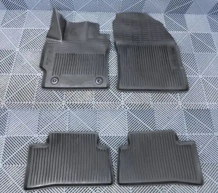 Toyota Corolla Cross Car floor mat set PW21016006 PW21016007