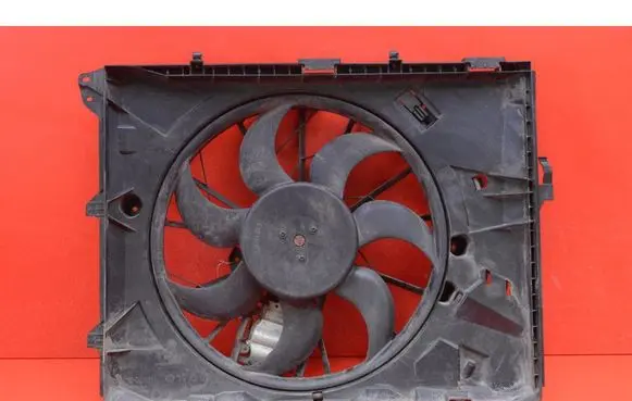 BMW 1 E82 E88 Electric radiator cooling fan 7563259