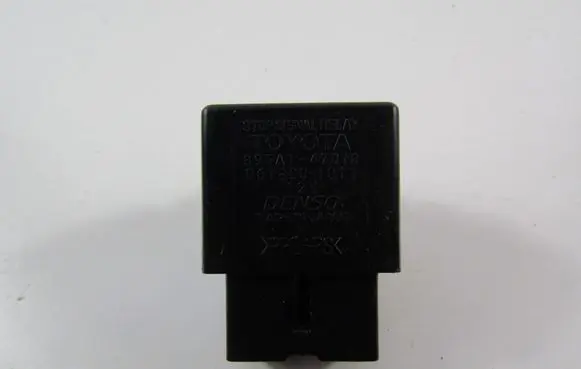 Toyota Avensis T270 Other relay 8951147010