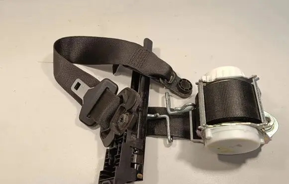 Jaguar XF X250 Front seatbelt AW93611C46AB 34086310