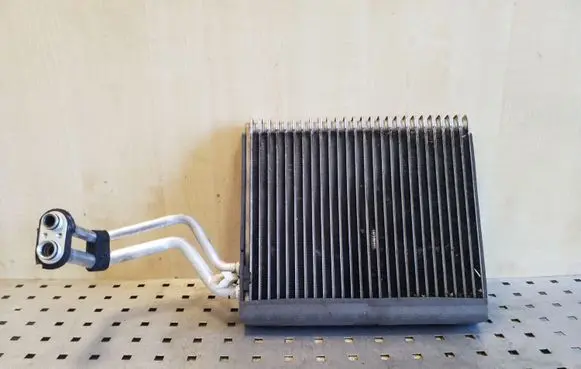 Suzuki Grand Vitara II A/C cooling radiator (condenser)