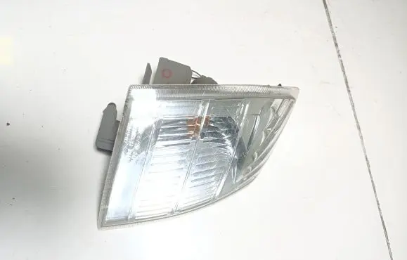 Nissan X-Trail T31 Front indicator light E130554 3443R