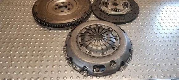 Volkswagen Golf VI Clutch set kit 030105271D