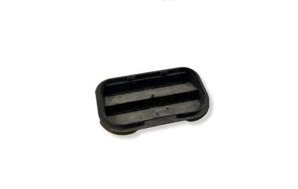Volkswagen Touareg I Quarter panel pressure vent 7L0819181