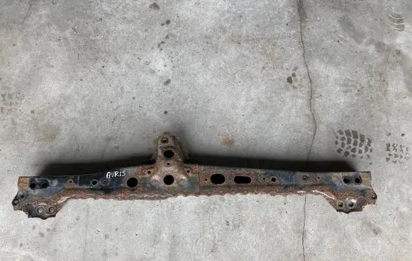 Toyota Auris E180 Engine mount bracket