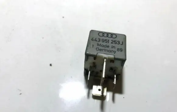 Volkswagen Golf IV Other relay 443951253j 213