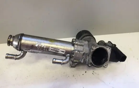 Volvo XC90 EGR valve cooler 50086303 880766L8801828