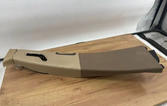 Volvo XC70 (B) pillar trim (top) 