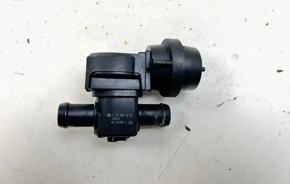 Mercedes-Benz CLA C117 X117 W117 Vacuum valve A2702001600
