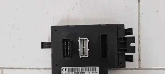 Renault Trafic II (X83) Comfort/convenience module P8200409680 281187375A 00113169