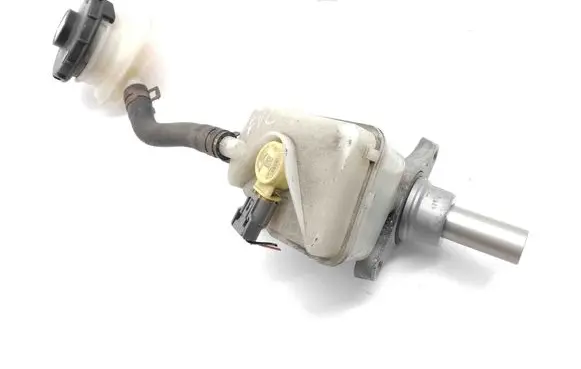 Master brake cylinder