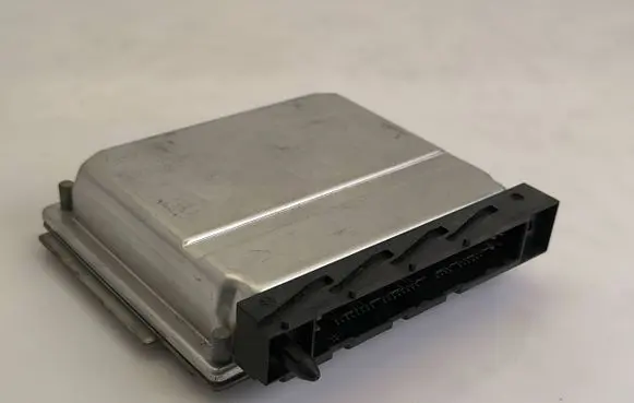 Volvo XC90 Engine control unit/module 0261207712 1039S00000 08675760A